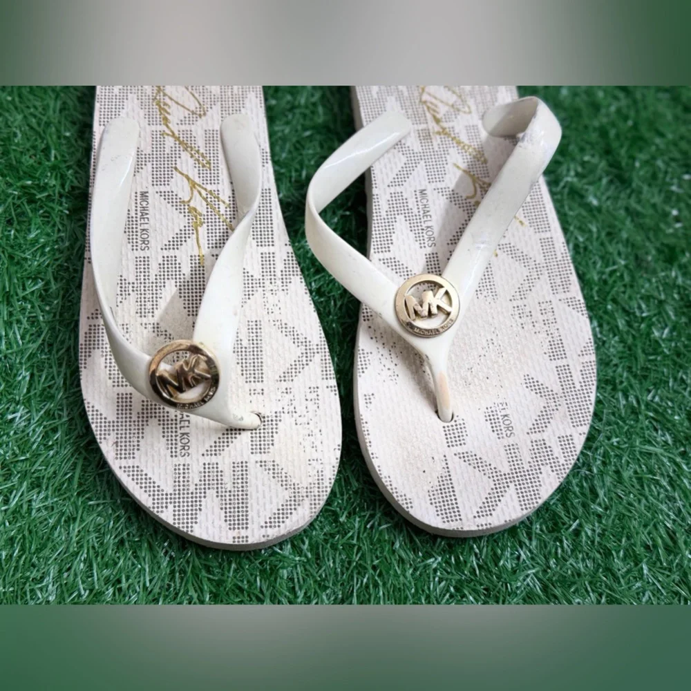 Michael Kors White‎ Sandals with Gold Accent Size 8